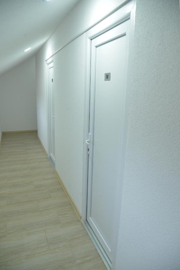 Binta Hostel Вранє Екстер'єр фото