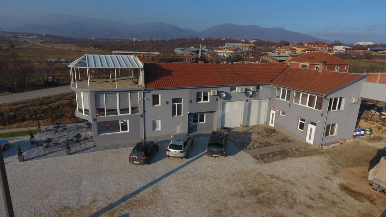 Binta Hostel Вранє Екстер'єр фото