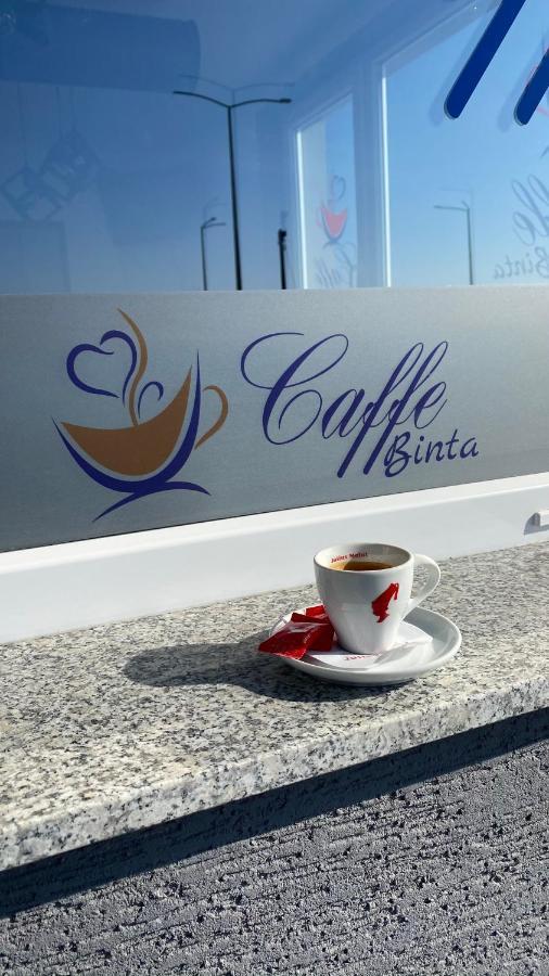 Binta Hostel Вранє Екстер'єр фото