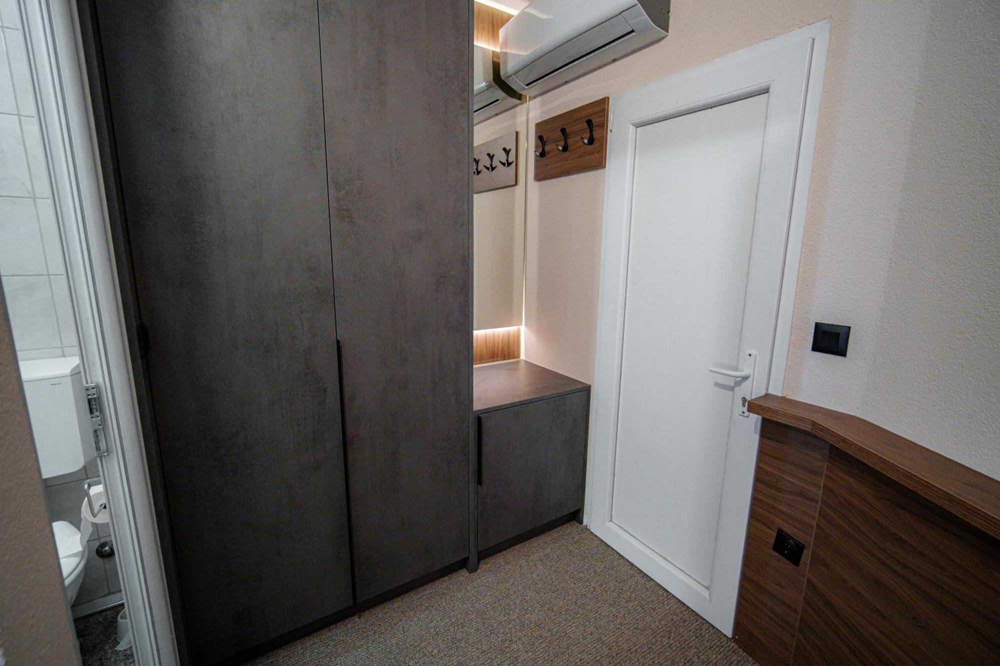 Binta Hostel Вранє Екстер'єр фото