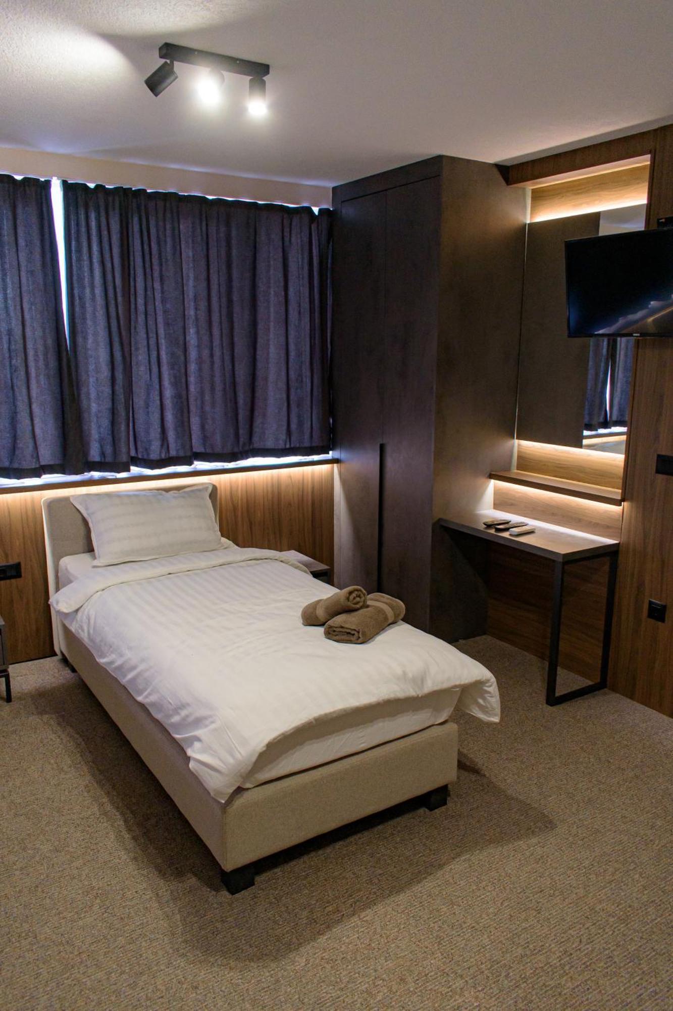 Binta Hostel Вранє Екстер'єр фото