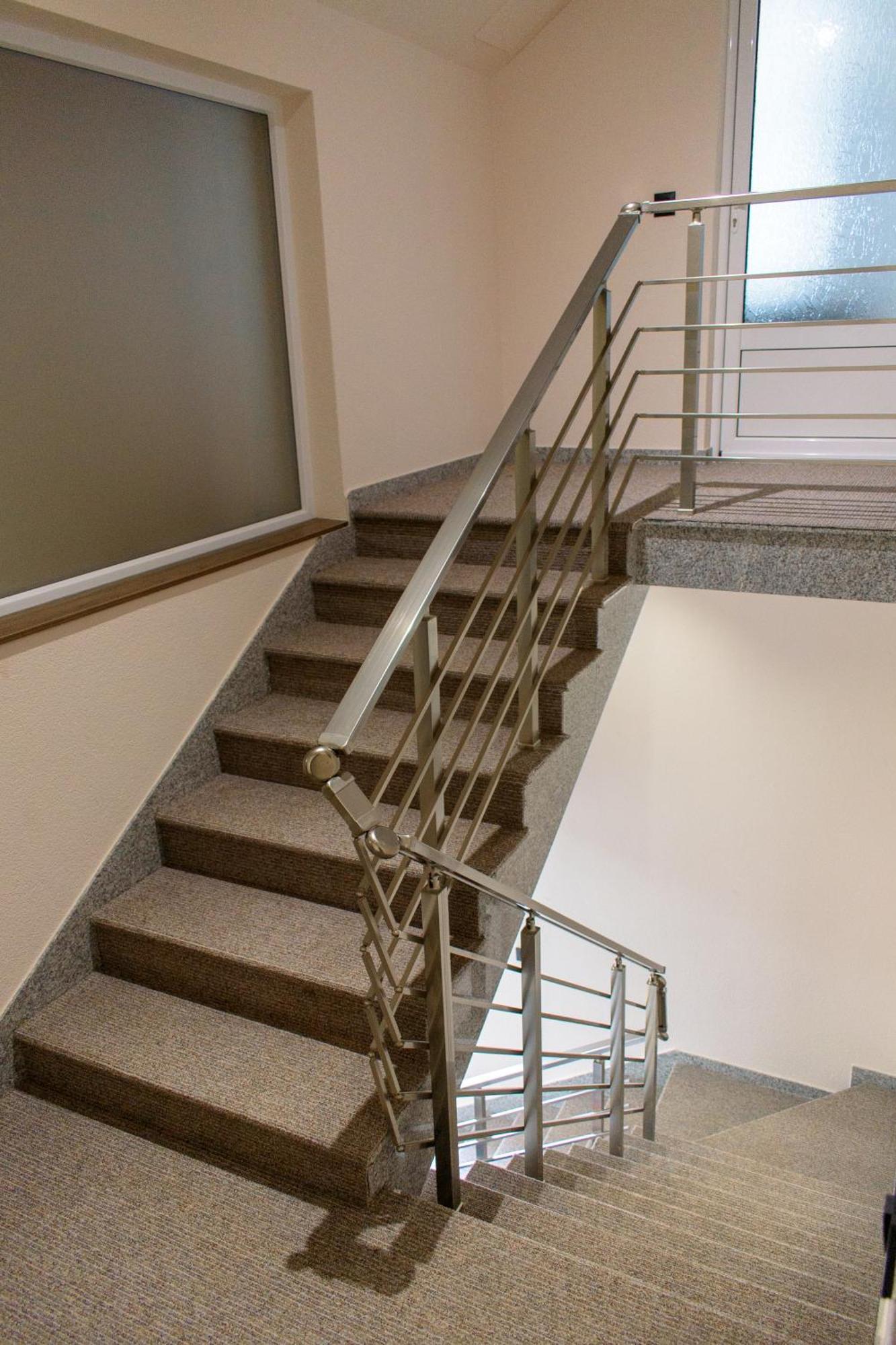 Binta Hostel Вранє Екстер'єр фото